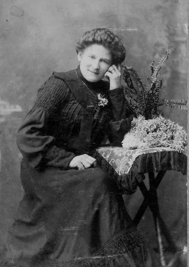 Alice Hewett 1900 age 18